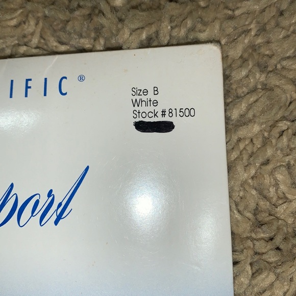 New! 1 pair white Nursemates white support hose size B - Picture 2 of 7